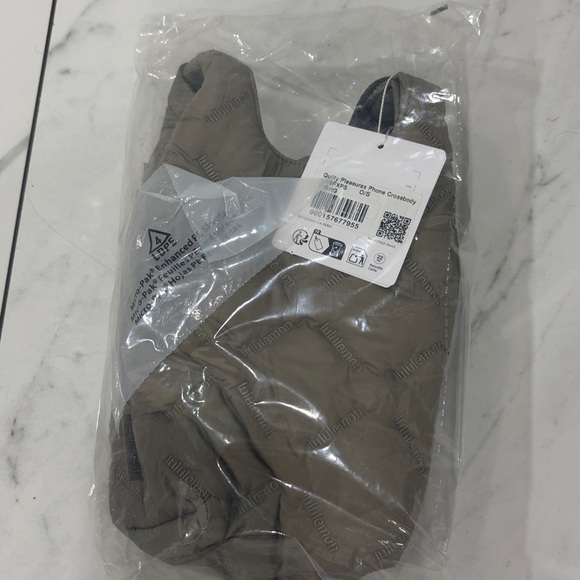 Lululemon Quilty Pleasures Phone Crossbody - Picture 4 of 4